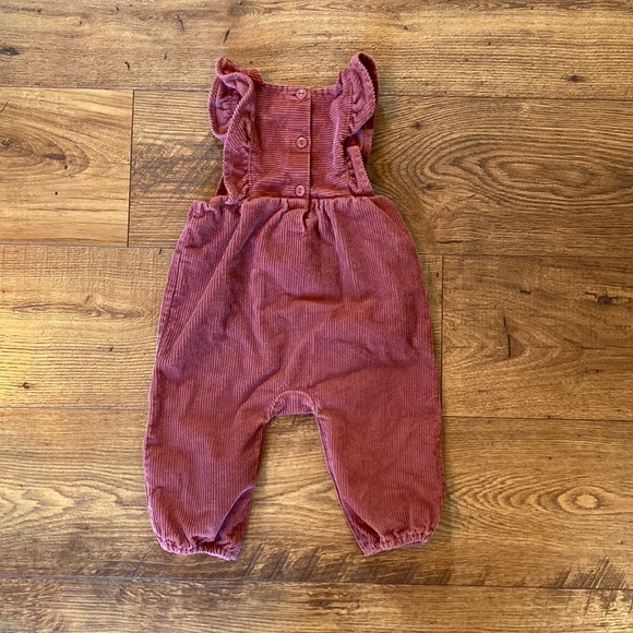 GAP 6-12m Pink Corduroy Overalls and Turtleneck - Picture 3 of 6